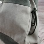 Cabas XXL kaki et beige Juliette de profil 150x150 - Cabas XXL kaki et beige JULIETTE